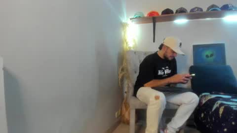 Snapshot of jeann_alex chatting on 06-15-26, 02:36 Jean alex online show from 06-15-26, 02:36