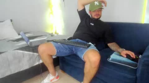 Snapshot of jeann_alex chatting on 06-30-26, 12:11 Jean alex online show from 06-30-26, 12:11