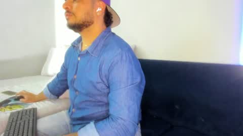 Snapshot of jeann_alex chatting on 07-26-26, 12:19 Jean alex online show from 07-26-26, 12:19