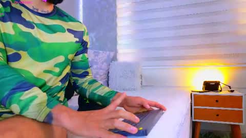 Snapshot of jeanpoolsex chatting on 07-10-26, 12:08 jeanpoolsex online show from 07-10-26, 12:08