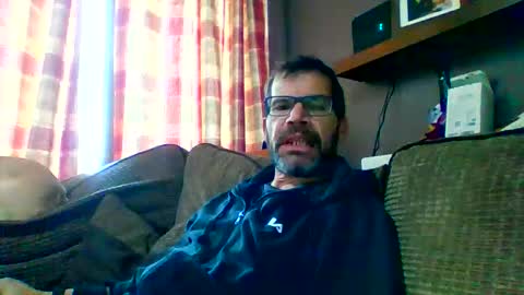 Snapshot of jediknight2 chatting on 01-09-26, 11:24 Matt online show from 01-09-26, 11:24