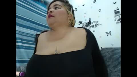 Snapshot of jeen_big_breasts chatting on 01-07-26, 04:26 Jeen online show from 01-07-26, 04:26