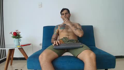 Snapshot of jeff_cube chatting on 02-11-25, 02:14 Jeff and Mugi Independent model online show from 02-11-25, 02:14