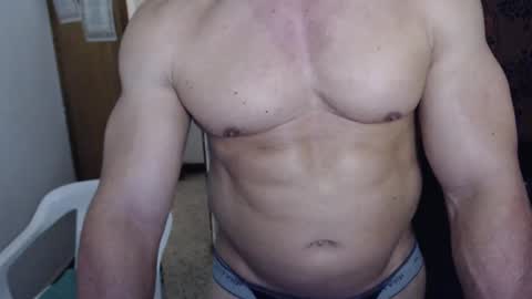 Snapshot of jefmuscletw chatting on 02-19-25, 03:16 brayam online show from 02-19-25, 03:16