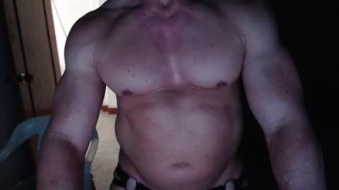 Snapshot of jefmuscletw chatting on 02-25-25, 03:27 brayam online show from 02-25-25, 03:27