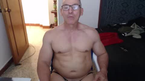 Snapshot of jefmuscletw chatting on 09-23-25, 07:28 brayam online show from 09-23-25, 07:28