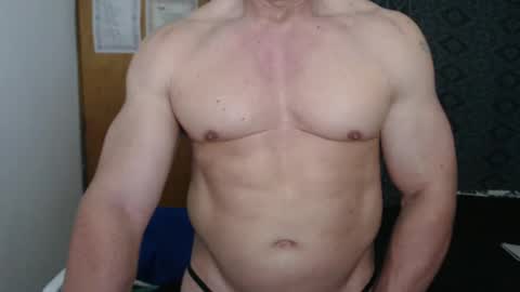 Snapshot of jefmuscletw chatting on 09-27-25, 03:06 brayam online show from 09-27-25, 03:06