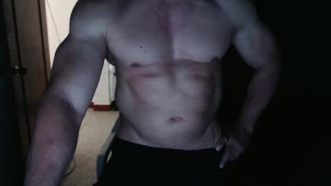 Snapshot of jefmuscletw chatting on 10-09-25, 12:47 brayam online show from 10-09-25, 12:47