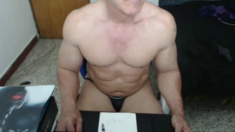 Snapshot of jefmuscletw chatting on 10-12-25, 12:26 brayam online show from 10-12-25, 12:26