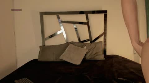 jei_7m online show from 11-04-25, 02:54