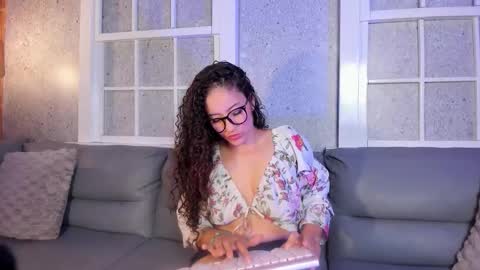 Snapshot of jeilovee chatting on 02-09-26, 11:36 Jen online show from 02-09-26, 11:36