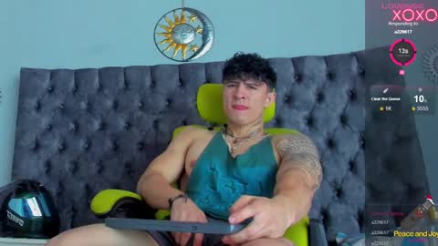 Snapshot of jeins_carter chatting on 12-03-24, 01:43 JC online show from 12-03-24, 01:43