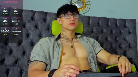 Snapshot of jeins_carter chatting on 12-07-24, 01:40 JC online show from 12-07-24, 01:40