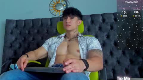 Snapshot of jeins_carter chatting on 12-16-24, 05:00 JC online show from 12-16-24, 05:00