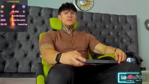 Snapshot of jeins_carter chatting on 12-23-24, 01:45 JC online show from 12-23-24, 01:45