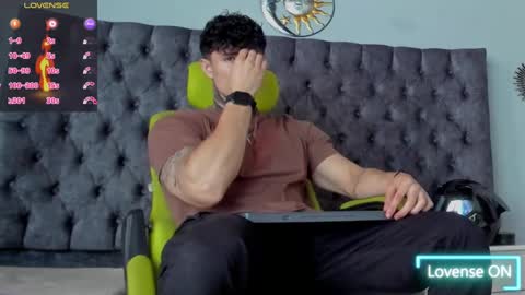 Snapshot of jeins_carter chatting on 12-23-24, 04:50 JC online show from 12-23-24, 04:50