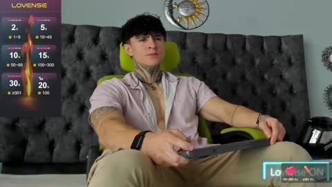 Snapshot of jeins_carter chatting on 02-15-25, 01:38 JC online show from 02-15-25, 01:38