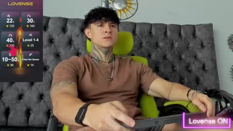 Snapshot of jeins_carter chatting on 02-17-25, 01:32 JC online show from 02-17-25, 01:32