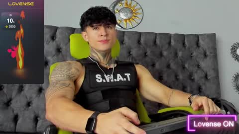 Snapshot of jeins_carter chatting on 02-18-25, 01:22 JC online show from 02-18-25, 01:22