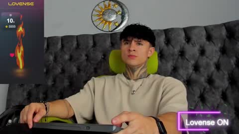 Snapshot of jeins_carter chatting on 02-26-25, 01:30 JC online show from 02-26-25, 01:30