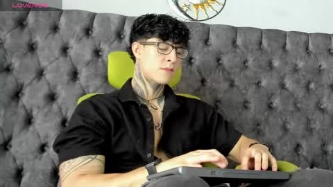 Snapshot of jeins_carter chatting on 03-05-25, 01:50 JC online show from 03-05-25, 01:50