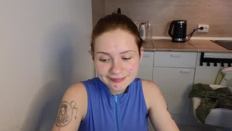 Snapshot of jelly_cherry chatting on 12-13-24, 08:20 Emily online show from 12-13-24, 08:20