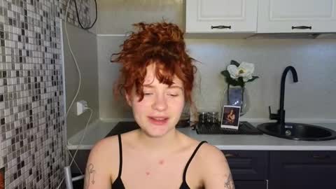 Snapshot of jelly_cherry chatting on 03-05-25, 06:01 Emily online show from 03-05-25, 06:01