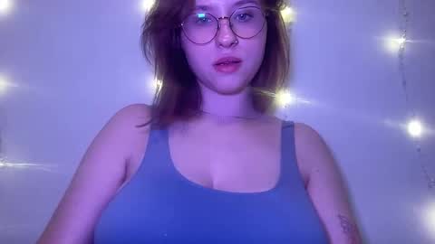 Snapshot of jelly_gum chatting on 12-18-24, 03:33 Inna online show from 12-18-24, 03:33