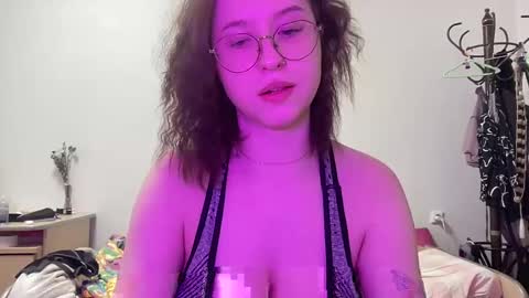 Snapshot of jelly_gum chatting on 01-20-25, 10:07 Inna online show from 01-20-25, 10:07