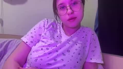 Snapshot of jelly_gum chatting on 01-23-25, 07:07 Inna online show from 01-23-25, 07:07