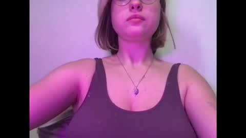 Snapshot of jelly_gum chatting on 11-04-25, 08:24 Inna online show from 11-04-25, 08:24