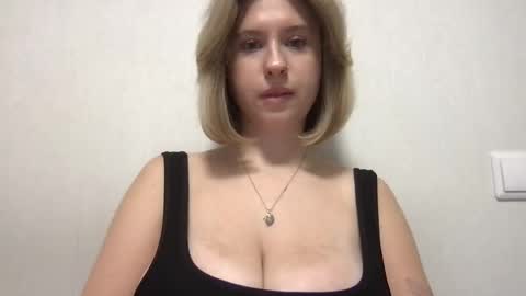 Snapshot of jelly_gum chatting on 11-25-25, 07:41 Inna online show from 11-25-25, 07:41