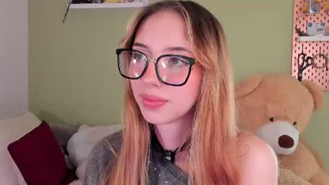 Jelly  online show from 06-22-26, 02:46
