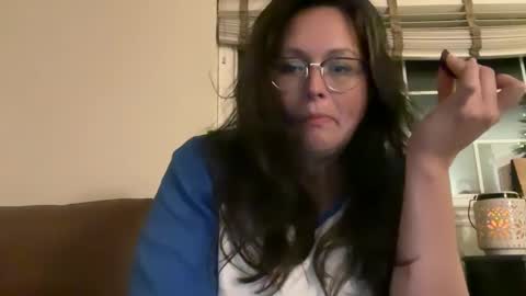 Snapshot of jellybeanin chatting on 12-10-24, 05:39 Jelli online show from 12-10-24, 05:39