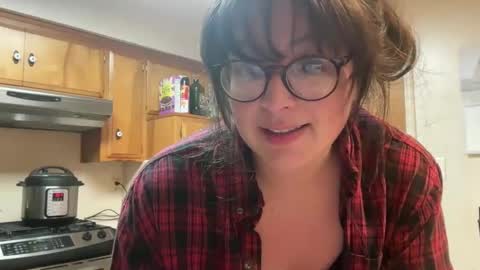 Snapshot of jellybeanin chatting on 02-25-25, 08:03 Jelli online show from 02-25-25, 08:03