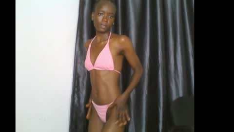 Snapshot of jellybelly7 chatting on 09-18-25, 05:53 Linda online show from 09-18-25, 05:53