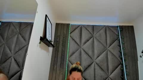 Jena  online show from 12-22-25, 07:44