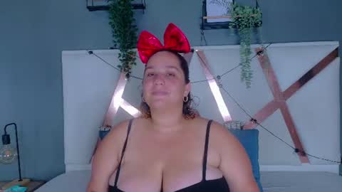 Snapshot of jenacooper__ chatting on 06-22-26, 01:51 Jena online show from 06-22-26, 01:51