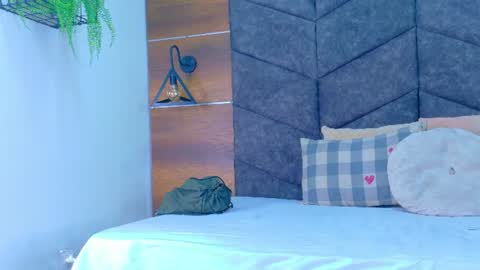 Snapshot of jenacooper__ chatting on 07-20-26, 01:42 Jena online show from 07-20-26, 01:42