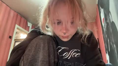Snapshot of jenaehaby chatting on 05-05-26, 11:29 Jessica online show from 05-05-26, 11:29