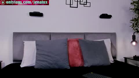 Snapshot of jenalux_ chatting on 05-06-26, 12:41 Jennalux online show from 05-06-26, 12:41