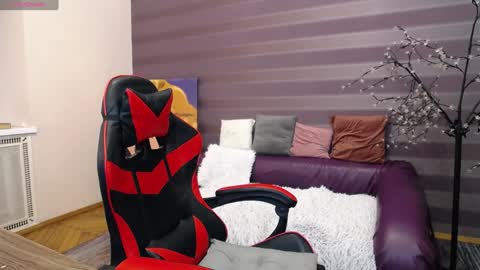 Kira online show from 01-26-25, 06:49