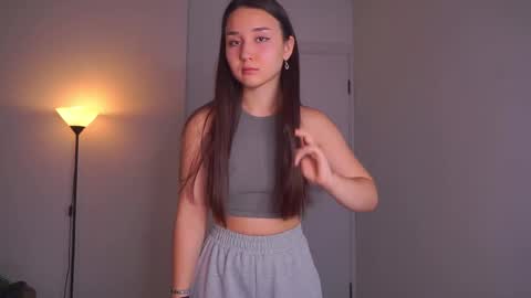 Snapshot of jenifferfoerster chatting on 11-01-25, 04:03 Molly online show from 11-01-25, 04:03