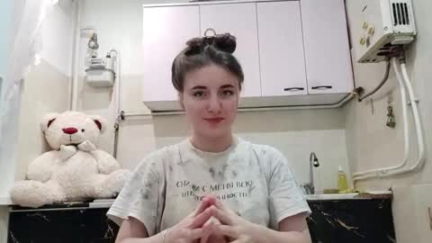 Snapshot of jeniffervaneck chatting on 12-15-25, 09:08 Jeniffer online show from 12-15-25, 09:08