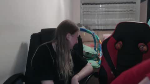 JenisAndPeter online show from 09-25-25, 07:28