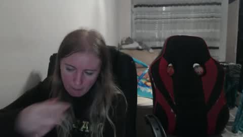 JenisAndPeter online show from 10-02-25, 07:54