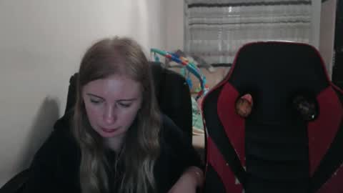 JenisAndPeter online show from 10-12-25, 06:18