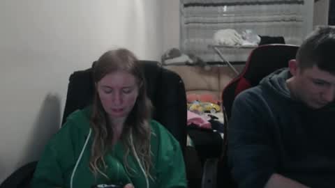 JenisAndPeter online show from 10-18-25, 07:58