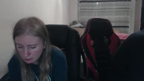 JenisAndPeter online show from 10-31-25, 07:48