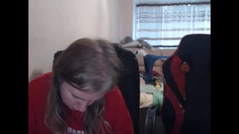 JenisAndPeter online show from 11-19-25, 06:35